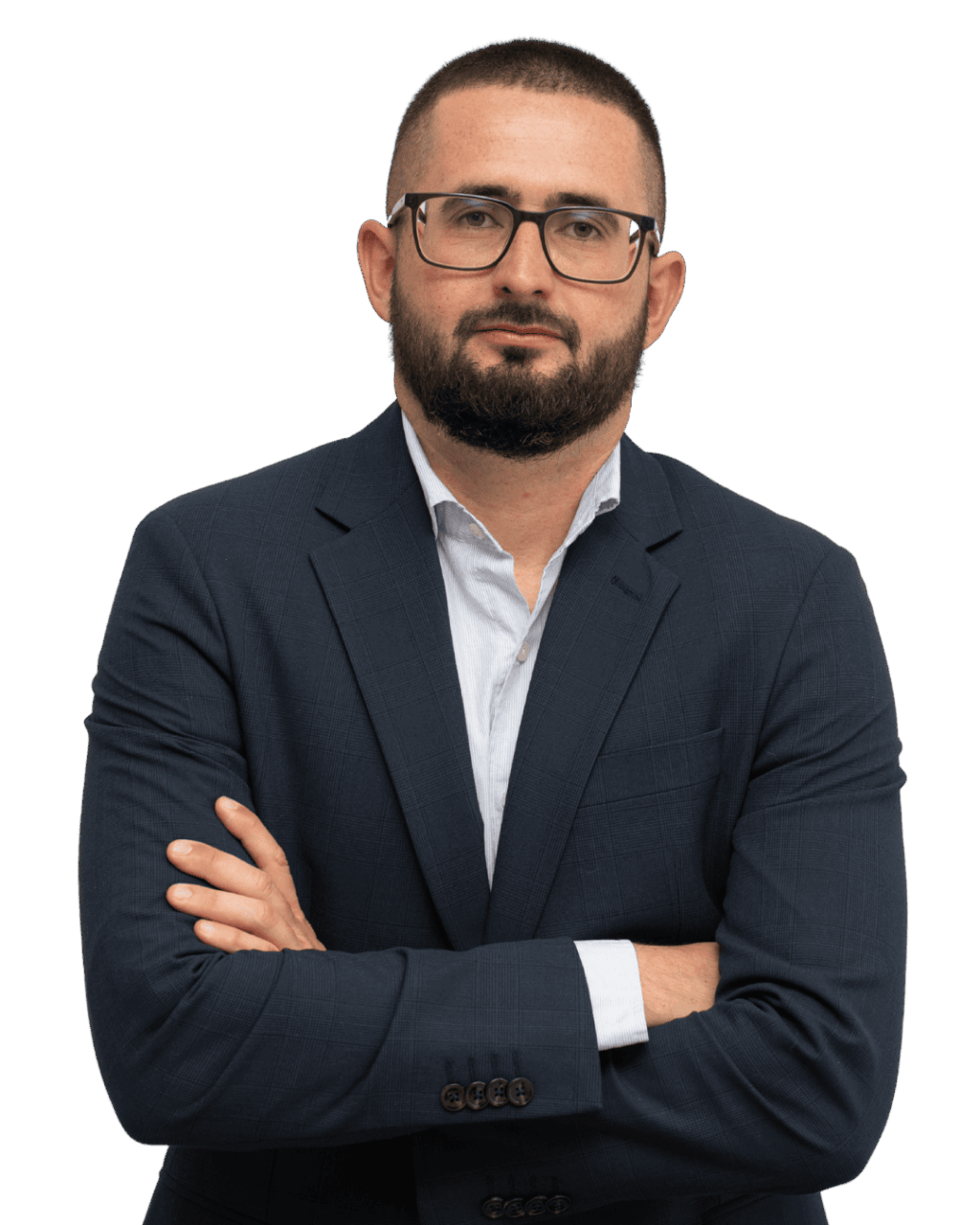 Samuel Melián de brazos cruzados mirando al frente